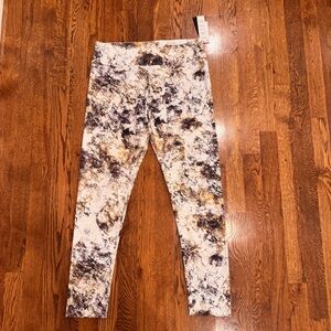 NWT Peony and Me Women’s Leggings with design Size Large
